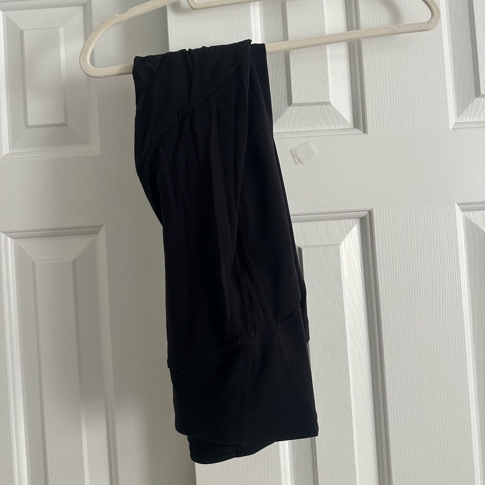 lululemon cropped leggings!